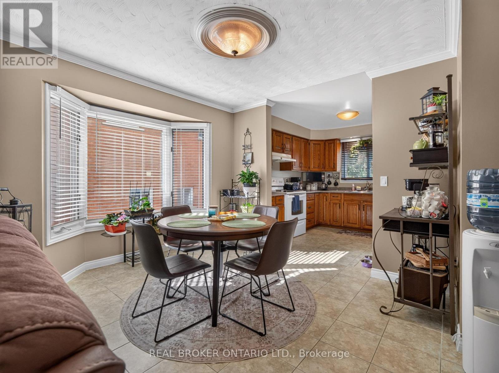 133 Leaside Drive — photo 15