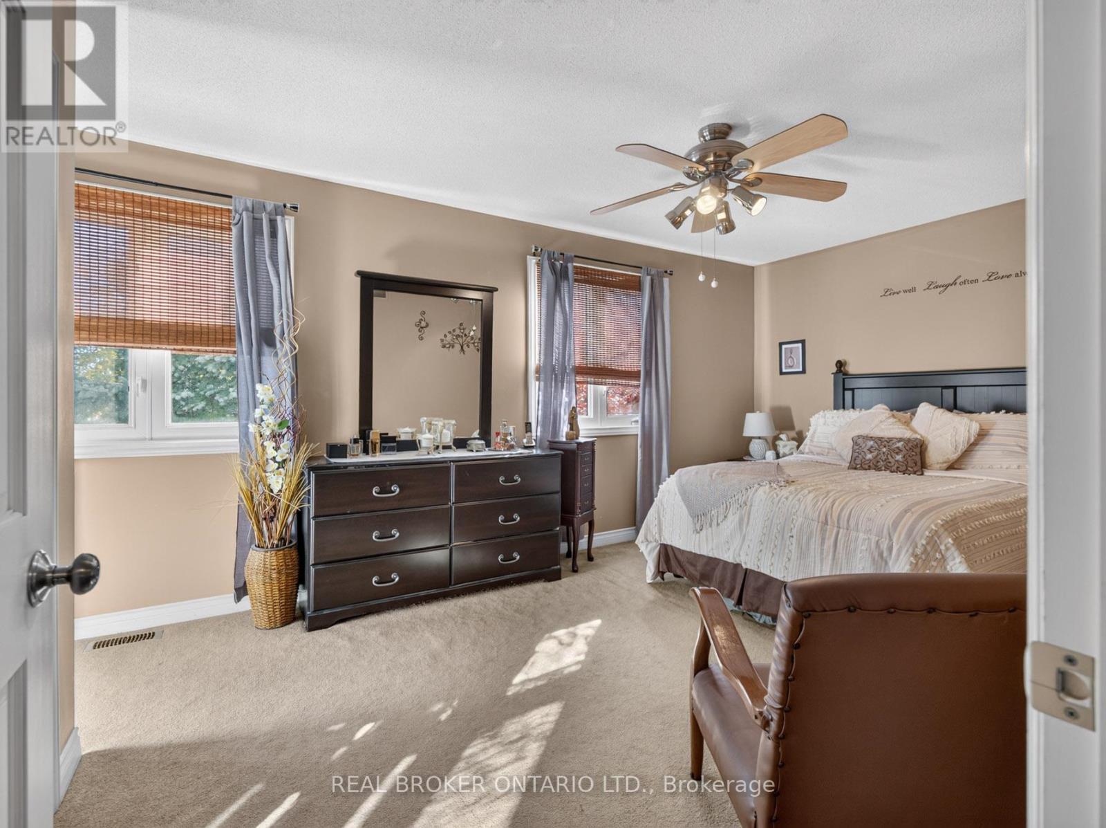 133 Leaside Drive — photo 20