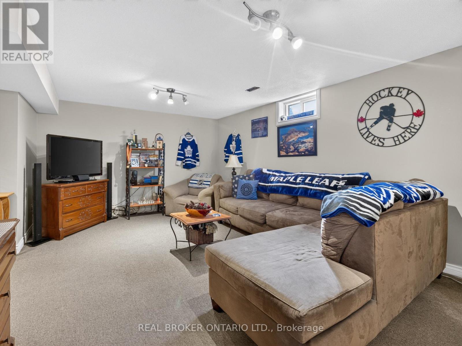 133 Leaside Drive — photo 25