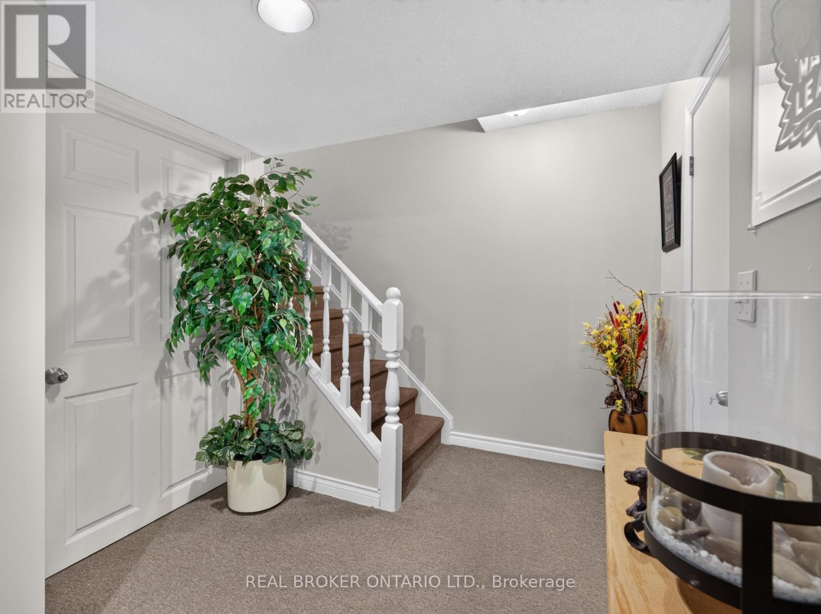 133 Leaside Drive — photo 27