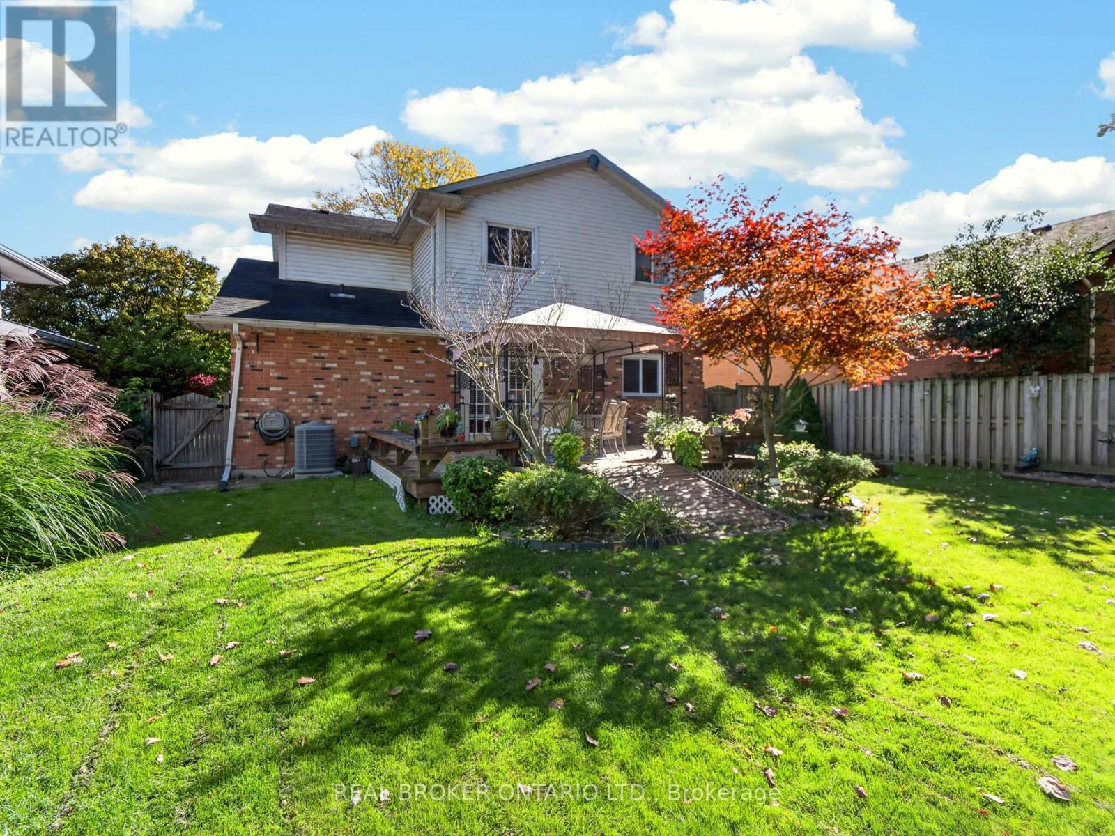 133 Leaside Drive — photo 34