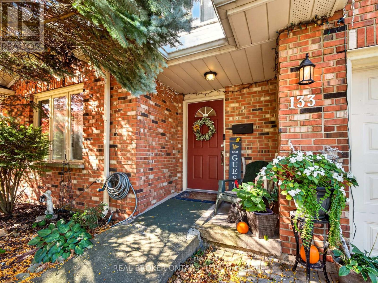 133 Leaside Drive — photo 36