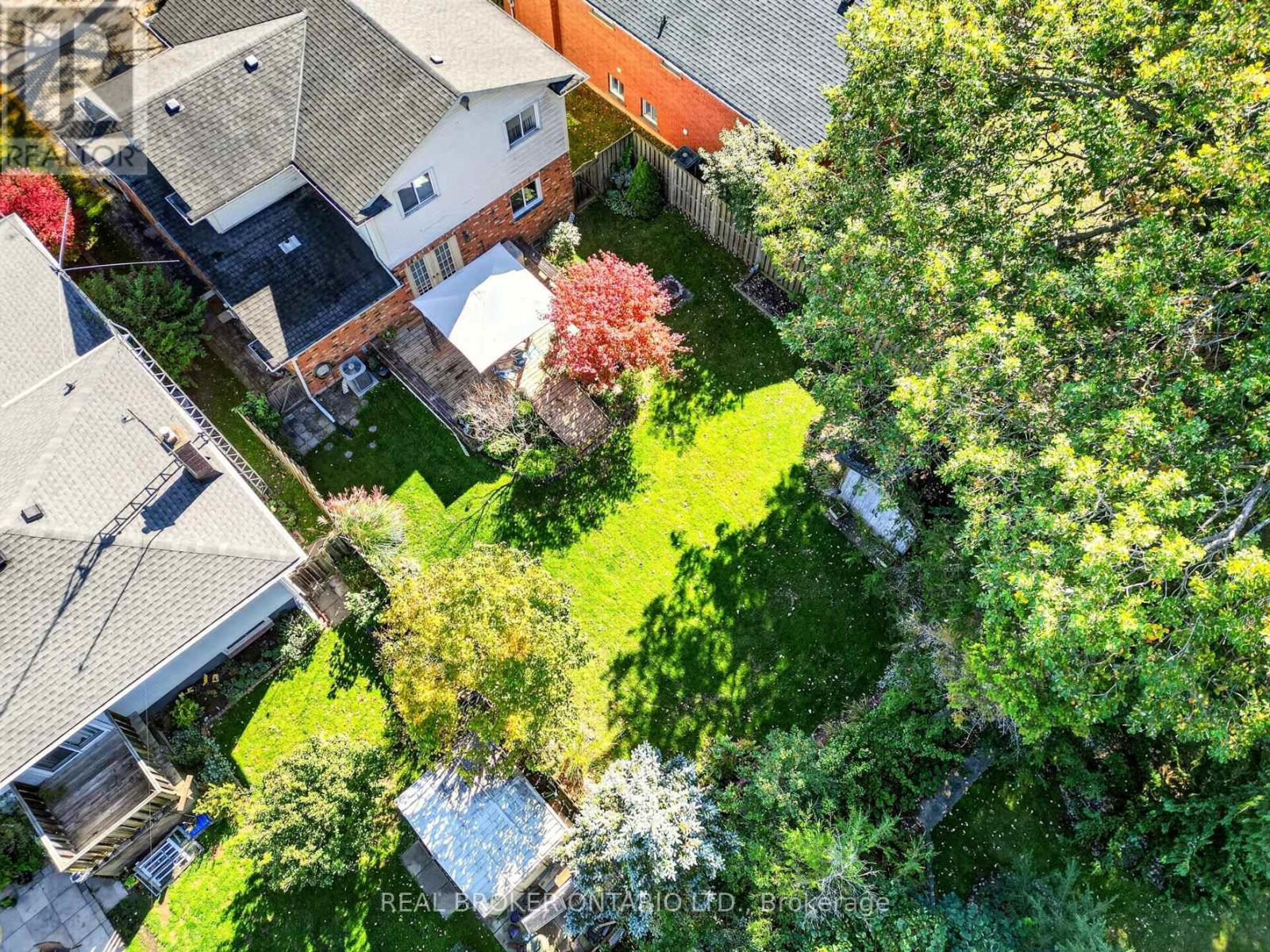 133 Leaside Drive — photo 41