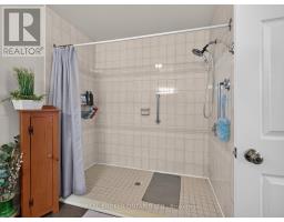 Bedroom - 133 Leaside Drive, Welland, ON L3C6N4 Photo 10