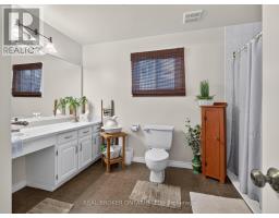 Bathroom - 133 Leaside Drive, Welland, ON L3C6N4 Photo 9