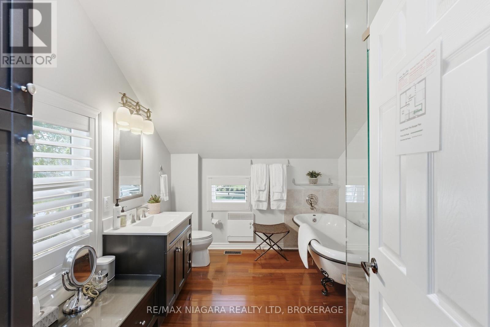 18 DALHOUSIE AVENUE, St. Catharines (Port Dalhousie) — photo 11