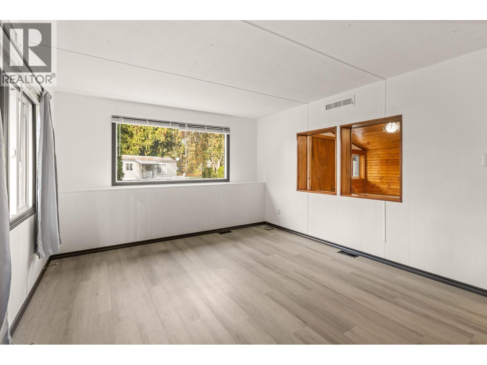 6670 Trans Canada Highway Highway NE Unit# 6, Salmon Arm - Image 1