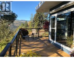 265 8th Avenue, Montrose, BC V0G1P0 Photo 31