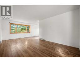 Bedroom - 8712 11 Street Sw, Calgary, AB T2V1N6 Photo 6