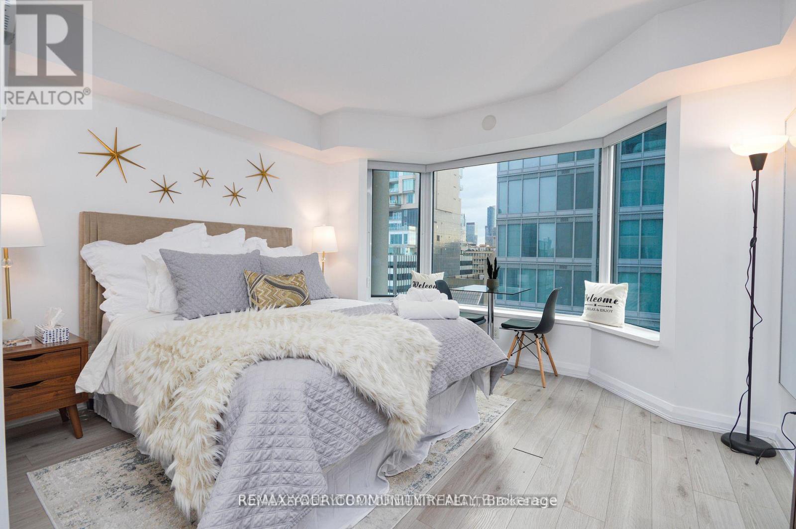 1408 - 155 YORKVILLE AVENUE, Toronto (Annex) — photo 2