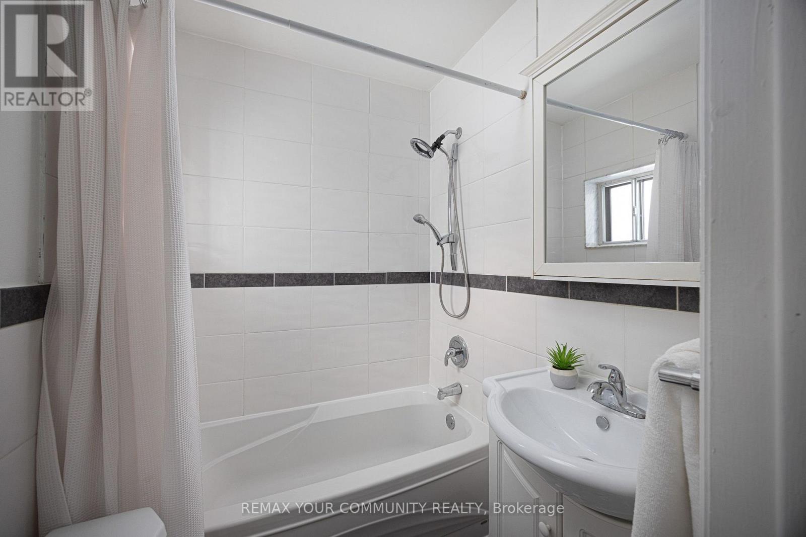 200 ALBANY AVENUE, Toronto (Annex) — photo 11