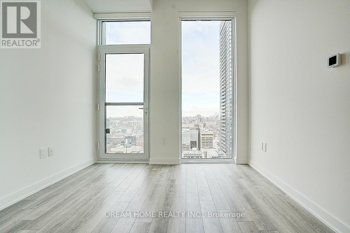 238 Simcoe Street — photo 18
