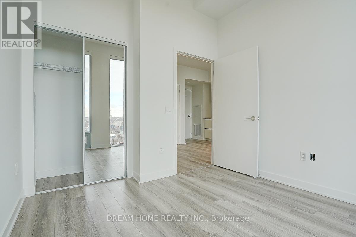 238 Simcoe Street — photo 25
