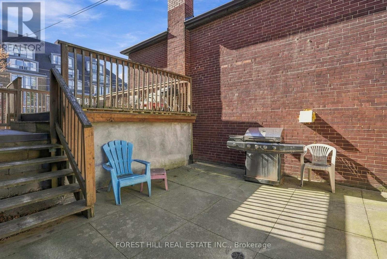 1070 Avenue Road — photo 34
