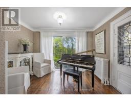 Bedroom 2 - 141 Old Forest Hill Road, Toronto, ON M5N2N7 Photo 14