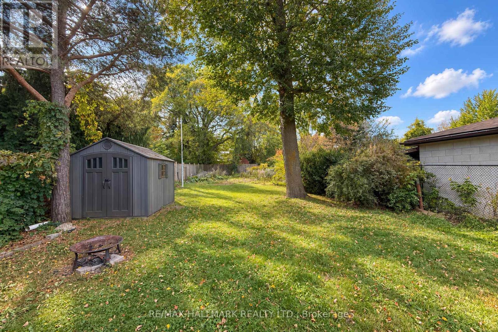 14 Saunders Road, Toronto, ON photo 40