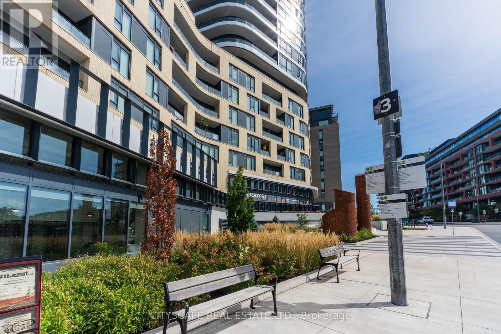 405 - 120 EAGLE ROCK WAY, Vaughan — photo 2