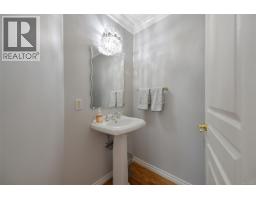 Primary Bedroom - 225 Kingston St, Victoria, BC V8V1V5 Photo 15