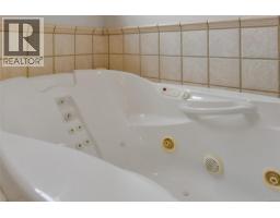 225 Kingston St, Victoria, BC V8V1V5 Photo 24