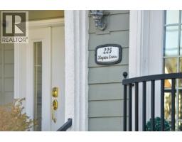 225 Kingston St, Victoria, BC V8V1V5 Photo 61