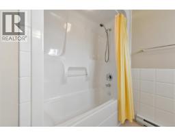 225 Kingston St, Victoria, BC V8V1V5 Photo 32