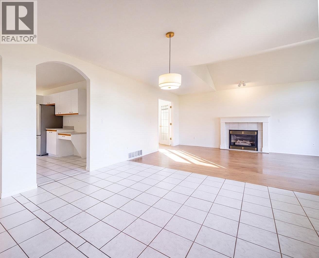 Photo of 1824 WILLOW CRESCENT 30