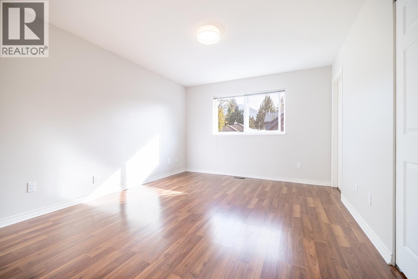 Photo of 1824 WILLOW CRESCENT 23
