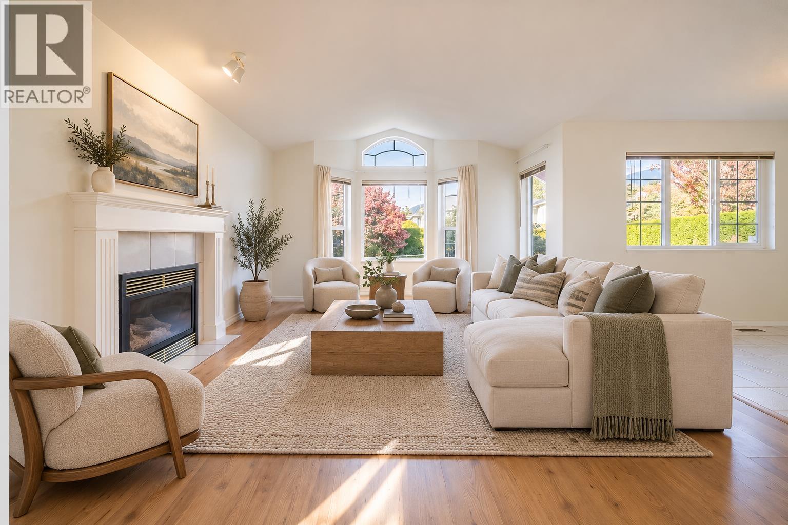 Photo of 1824 WILLOW CRESCENT 3