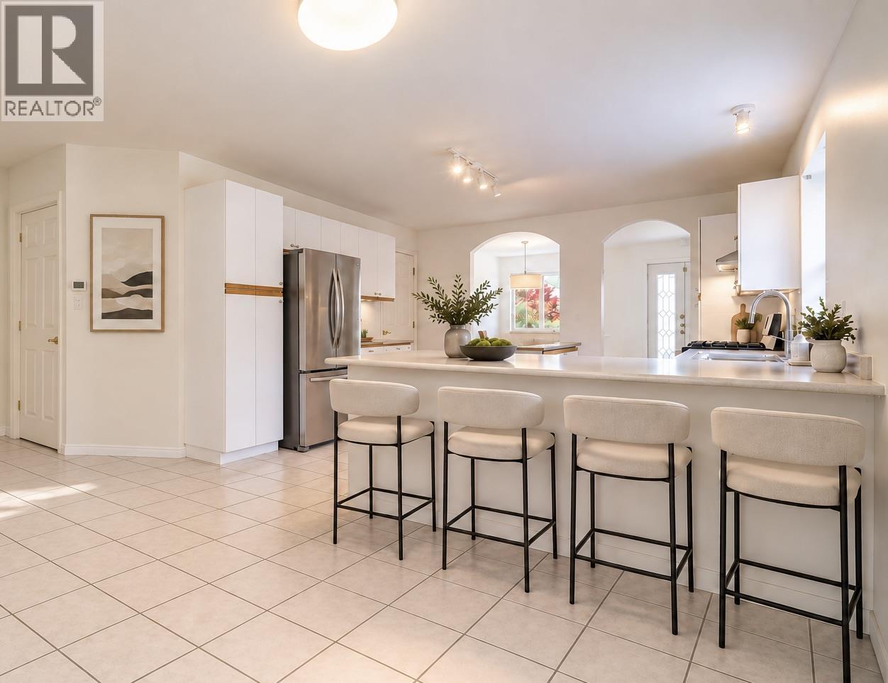 Photo of 1824 WILLOW CRESCENT 10