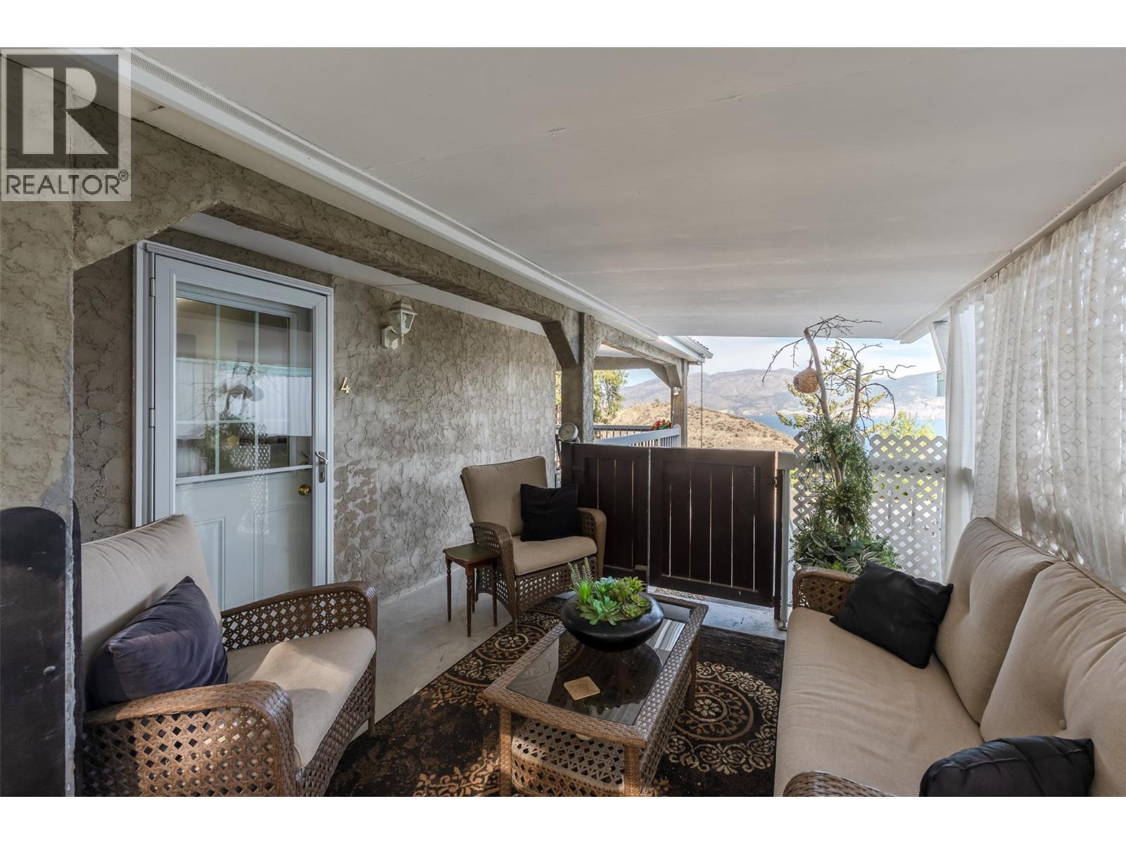 11619 Walters Road Unit# 4, Summerland