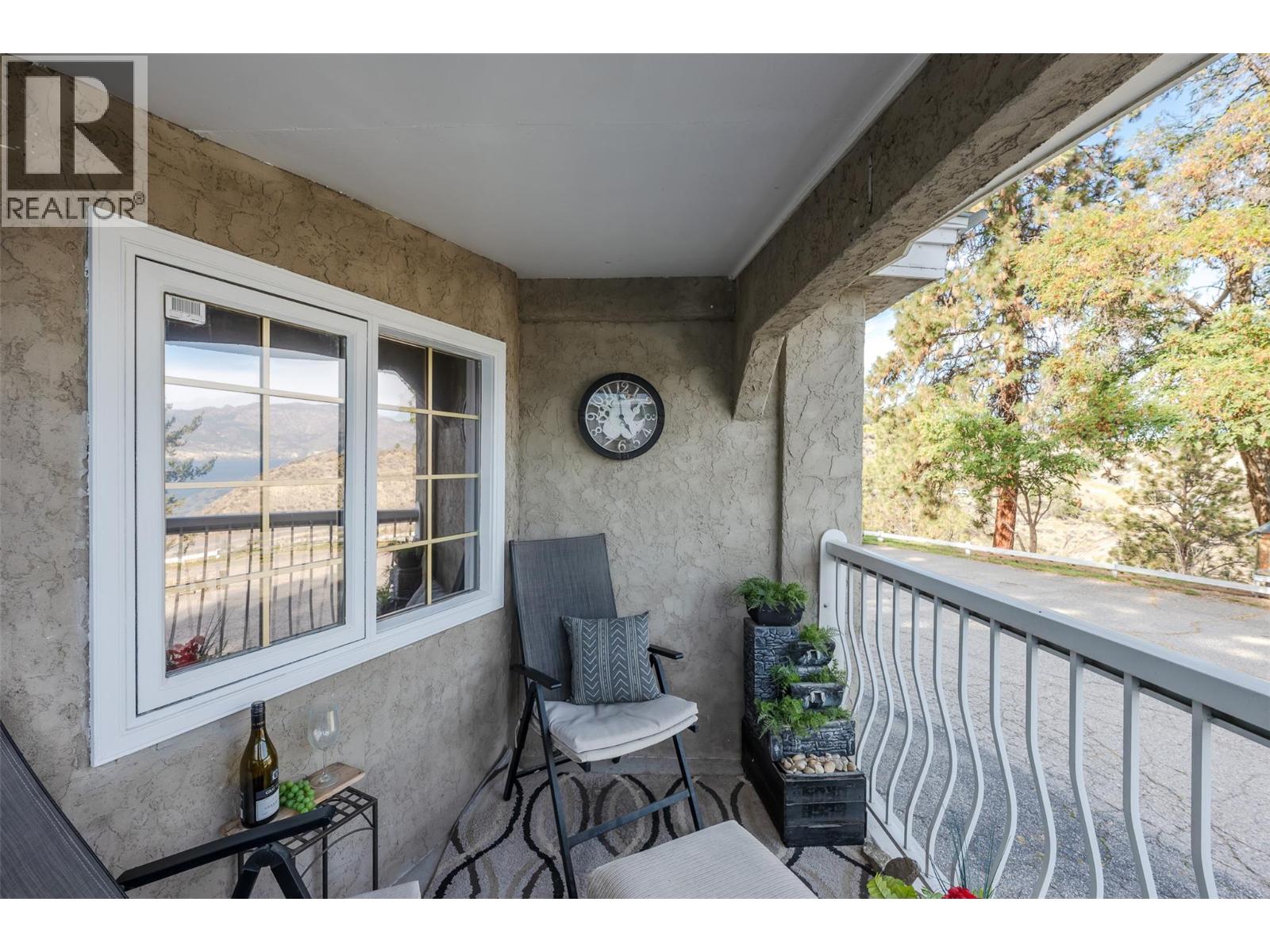11619 Walters Road Unit# 4, Summerland