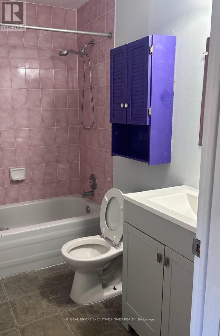 173 Martinet Avenue — photo 14