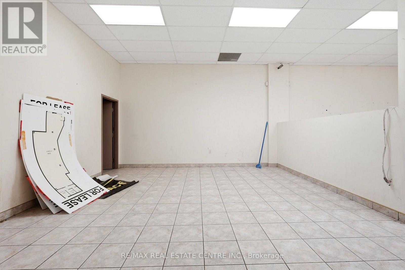B1 - 45 WYNDHAM STREET N, Guelph (Downtown) — photo 9