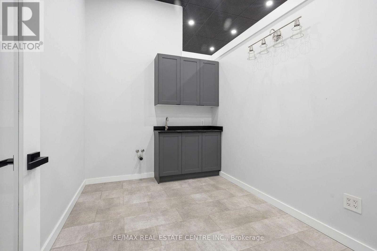 103 - 45 WYNDHAM STREET N, Guelph (Downtown) — photo 12