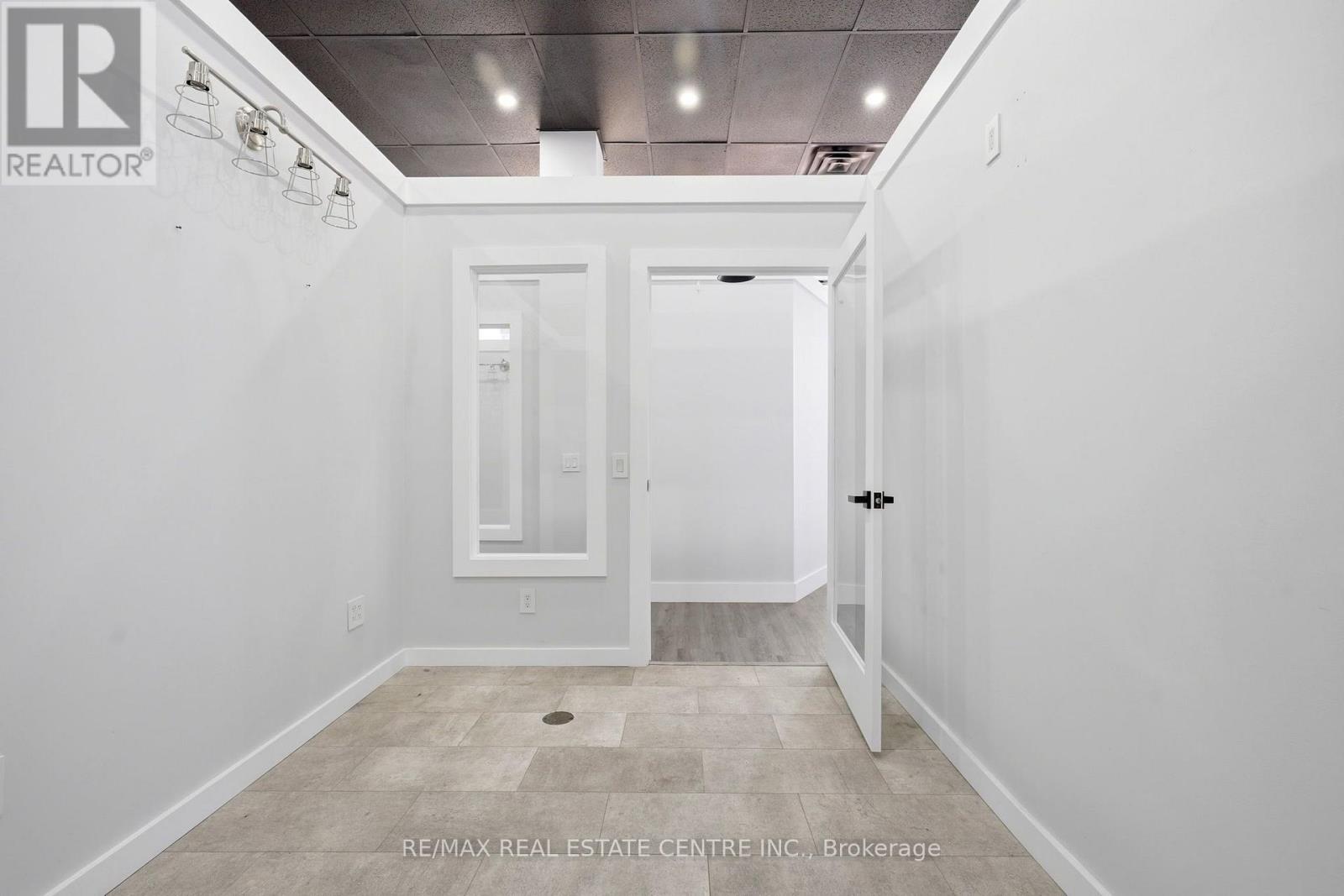103 - 45 WYNDHAM STREET N, Guelph (Downtown) — photo 2