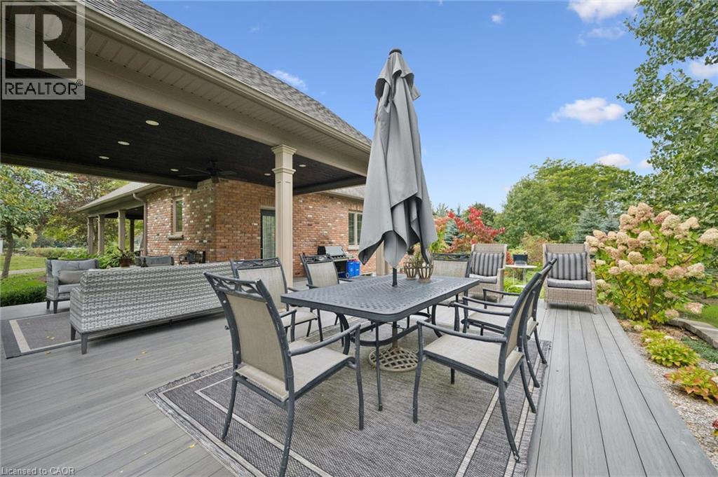 2073 Maplewood Road — photo 39
