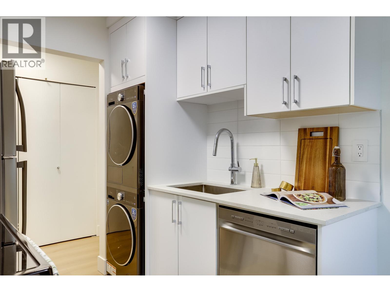 2 Bed, 1 Bath Apartment for Sale in New Westminster – 109 550 ROYAL AVENUE, New Westminster – MLS# R3174817 - Image 58