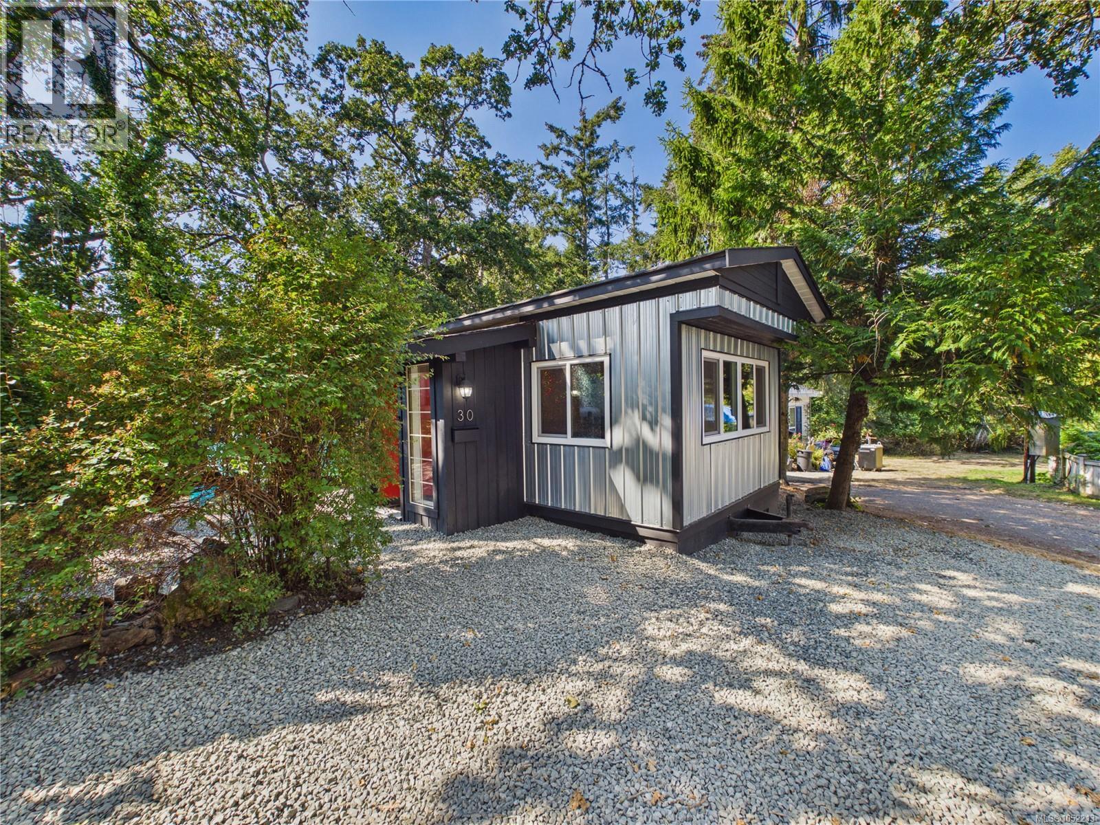 #30 1201 CRAIGFLOWER Rd - 18