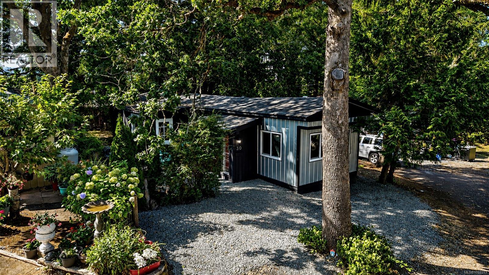 #30 1201 CRAIGFLOWER Rd - 21