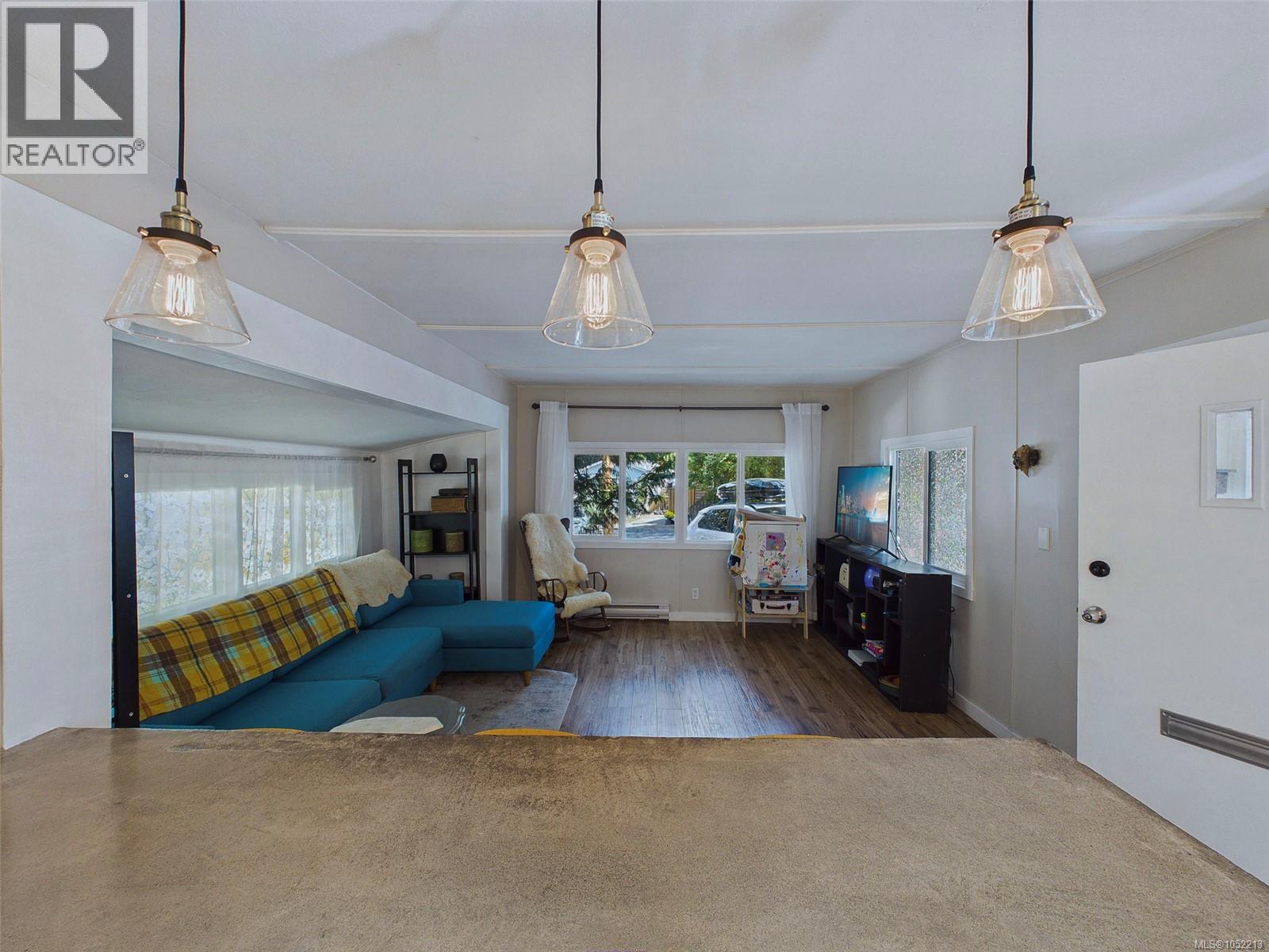 #30 1201 CRAIGFLOWER Rd - 3