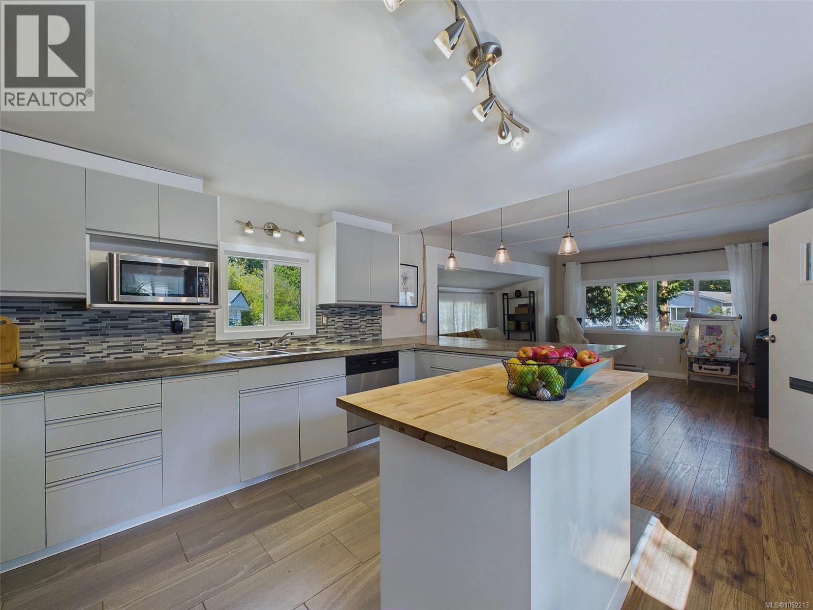 #30 1201 CRAIGFLOWER Rd - 6