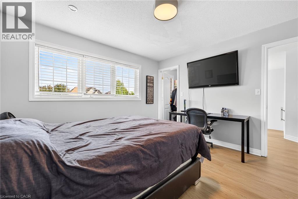 54 Vinifera Drive — photo 25