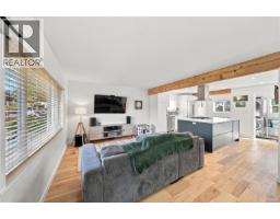 390 Georgia Ave, Nanaimo, BC V9R3V8 Photo 10