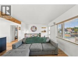 390 Georgia Ave, Nanaimo, BC V9R3V8 Photo 11