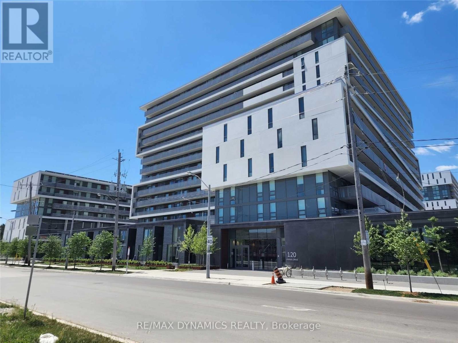 1002 - 120 VARNA DRIVE, Toronto (Englemount-Lawrence)