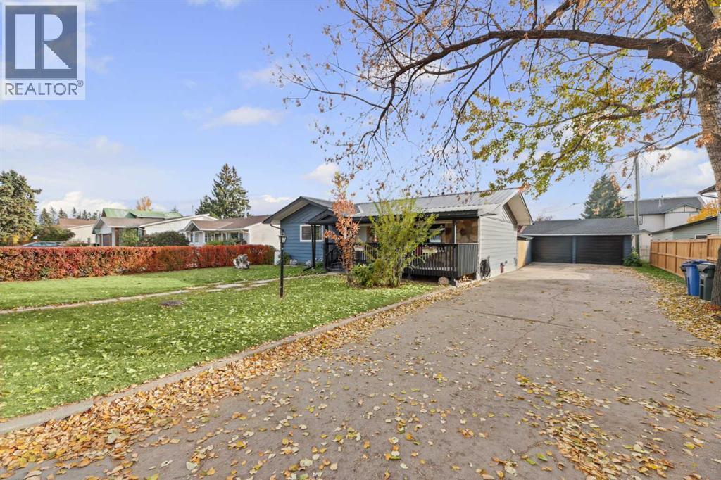 Photo of 1511 16 Street, Didsbury