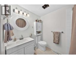 130 Woodmont Terrace Sw, Calgary, AB T2W4Z4 Photo 23