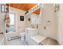 1004 Delestre Avenue, Coquitlam, BC V3K2G8 Photo 9