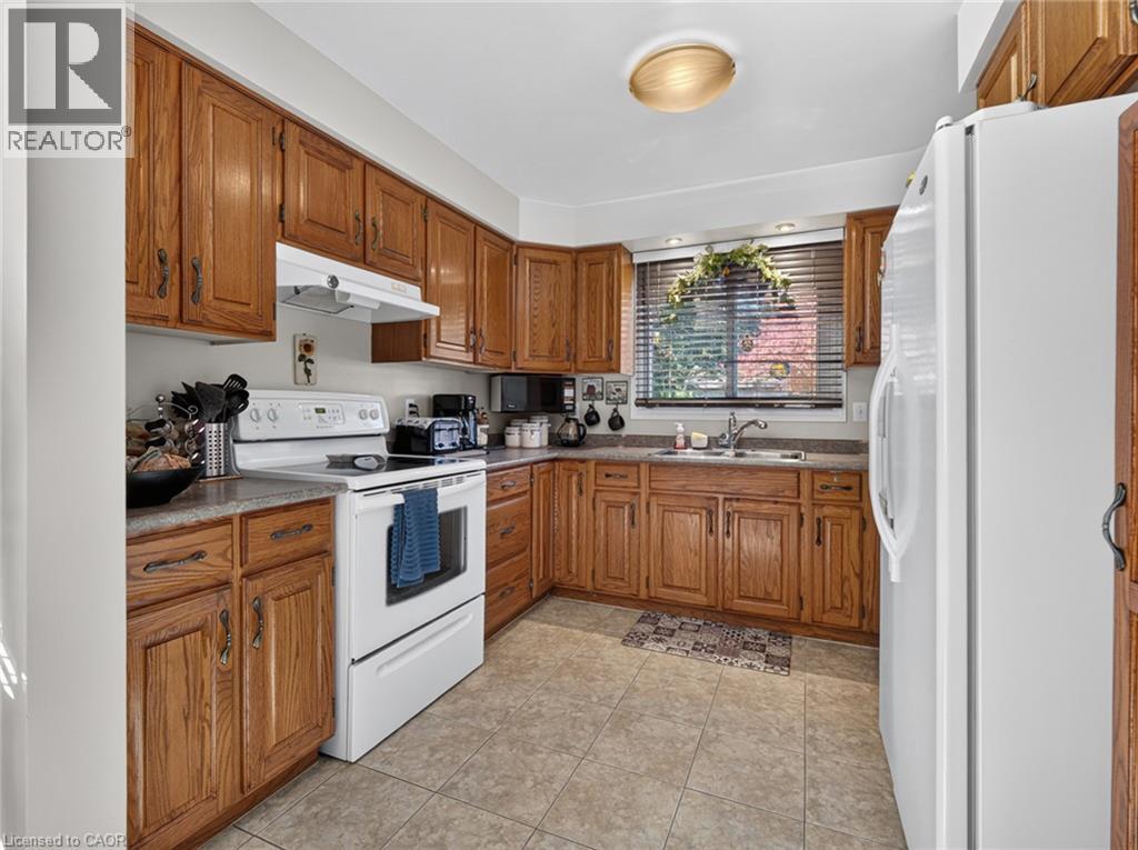 133 Leaside Drive — photo 15