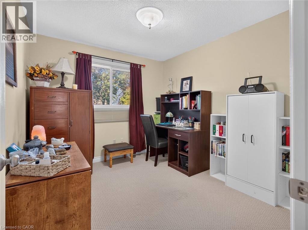 133 Leaside Drive — photo 22